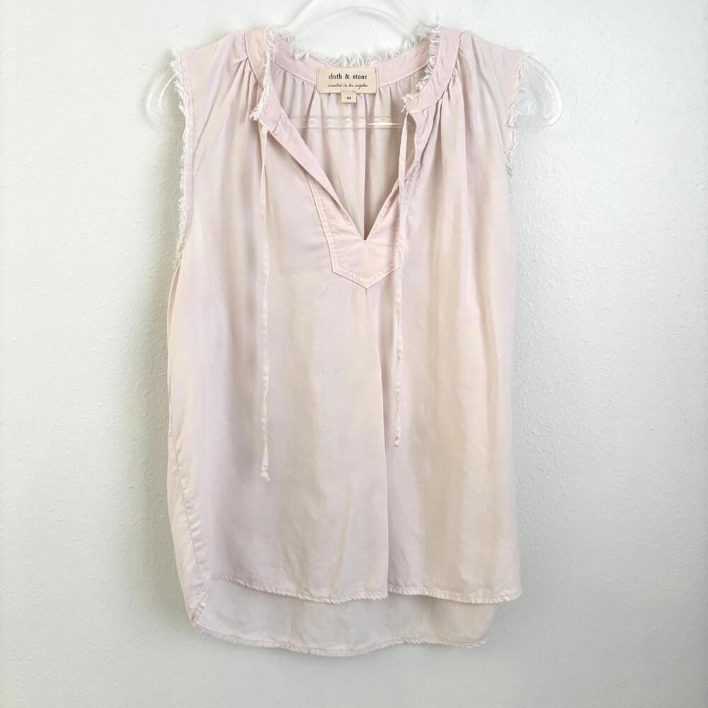 Anthropologie | Cloth & Stone Pale Pink Sleeveless White Frayed Top Size M